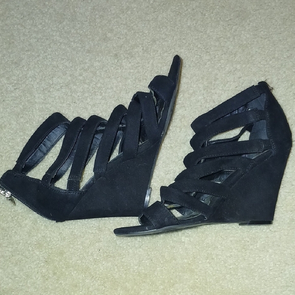 Guess Black Strappy Wedge Sandals - Picture 3 of 6